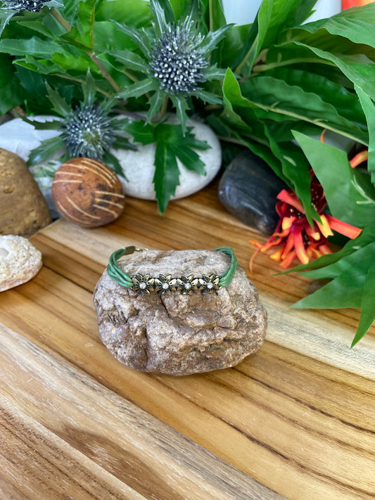 Multiple Flowers w/Stones, Green Hemp Inspirational Bracelet.