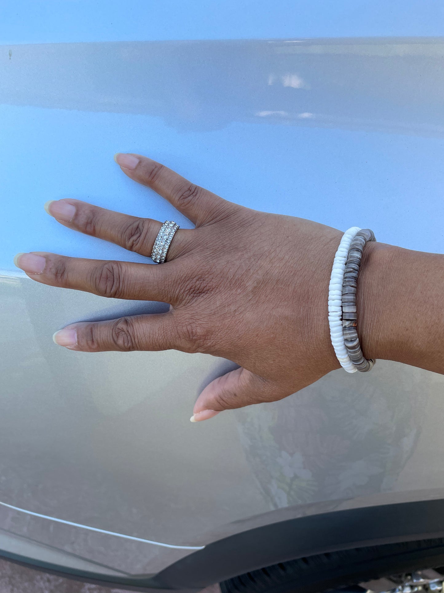 Shell, “Disk Grey” Healing Bracelet.