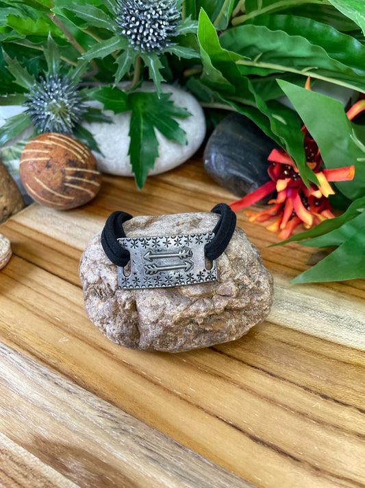 Arrow Double, Blk Suede Metal Inspirational Quoted Bracelet.