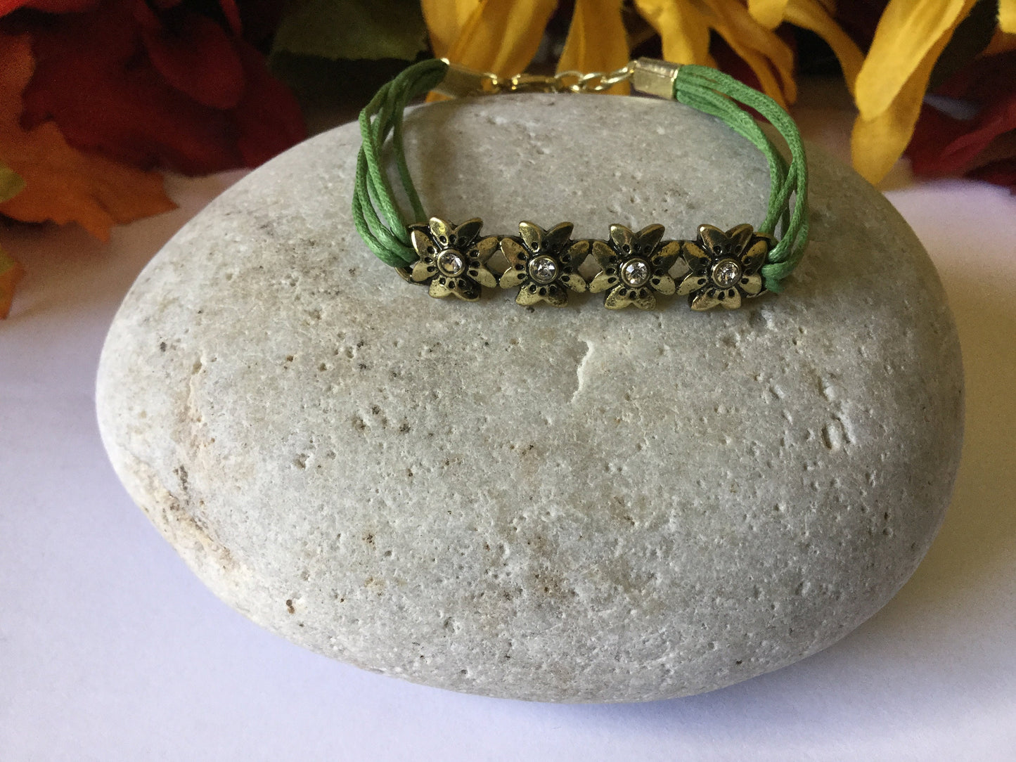 Multiple Flowers w/Stones, Green Hemp Inspirational Bracelet.