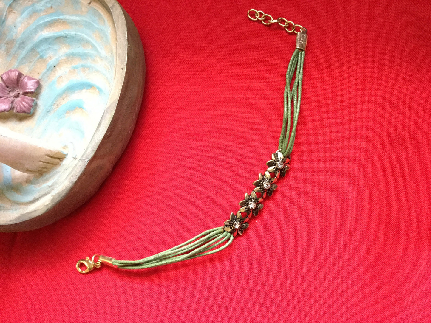 Multiple Flowers w/Stones, Green Hemp Inspirational Bracelet.