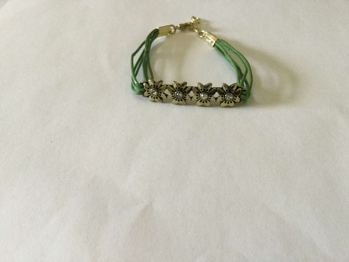 Multiple Flowers w/Stones, Green Hemp Inspirational Bracelet.