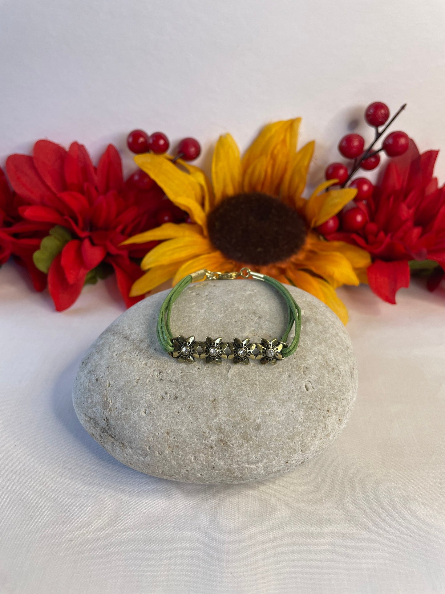 Multiple Flowers w/Stones, Green Hemp Inspirational Bracelet.