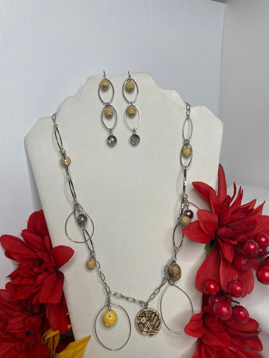 Long Silver Necklace w/Natural Color Stones w/Earrings.