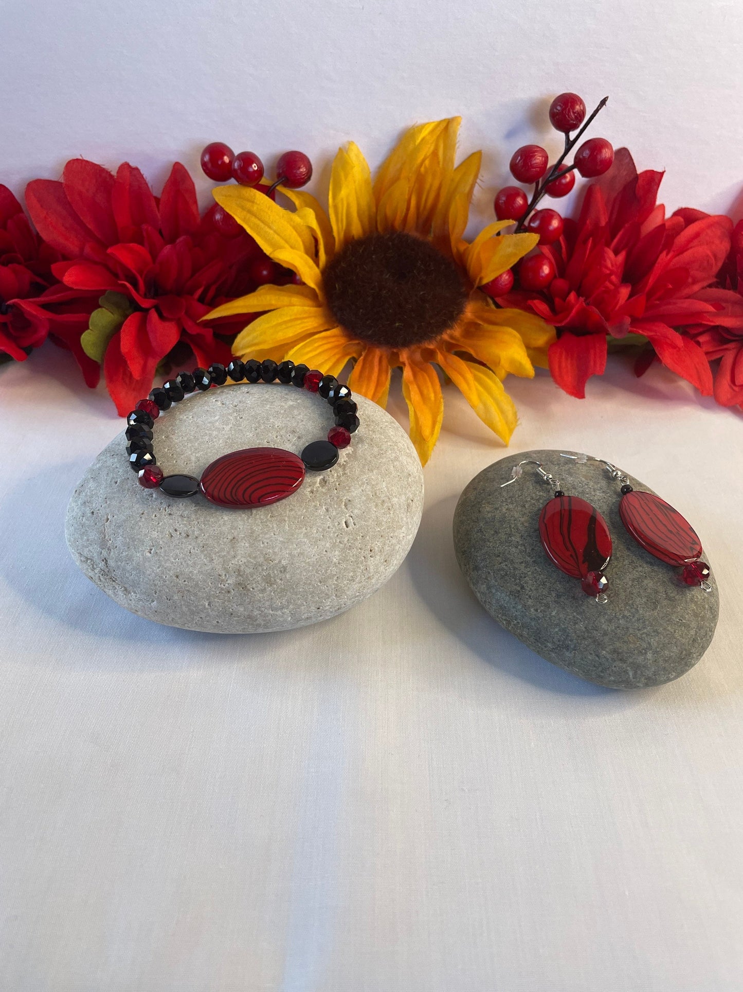 Red & Black Passion Bracelet w/Earrings