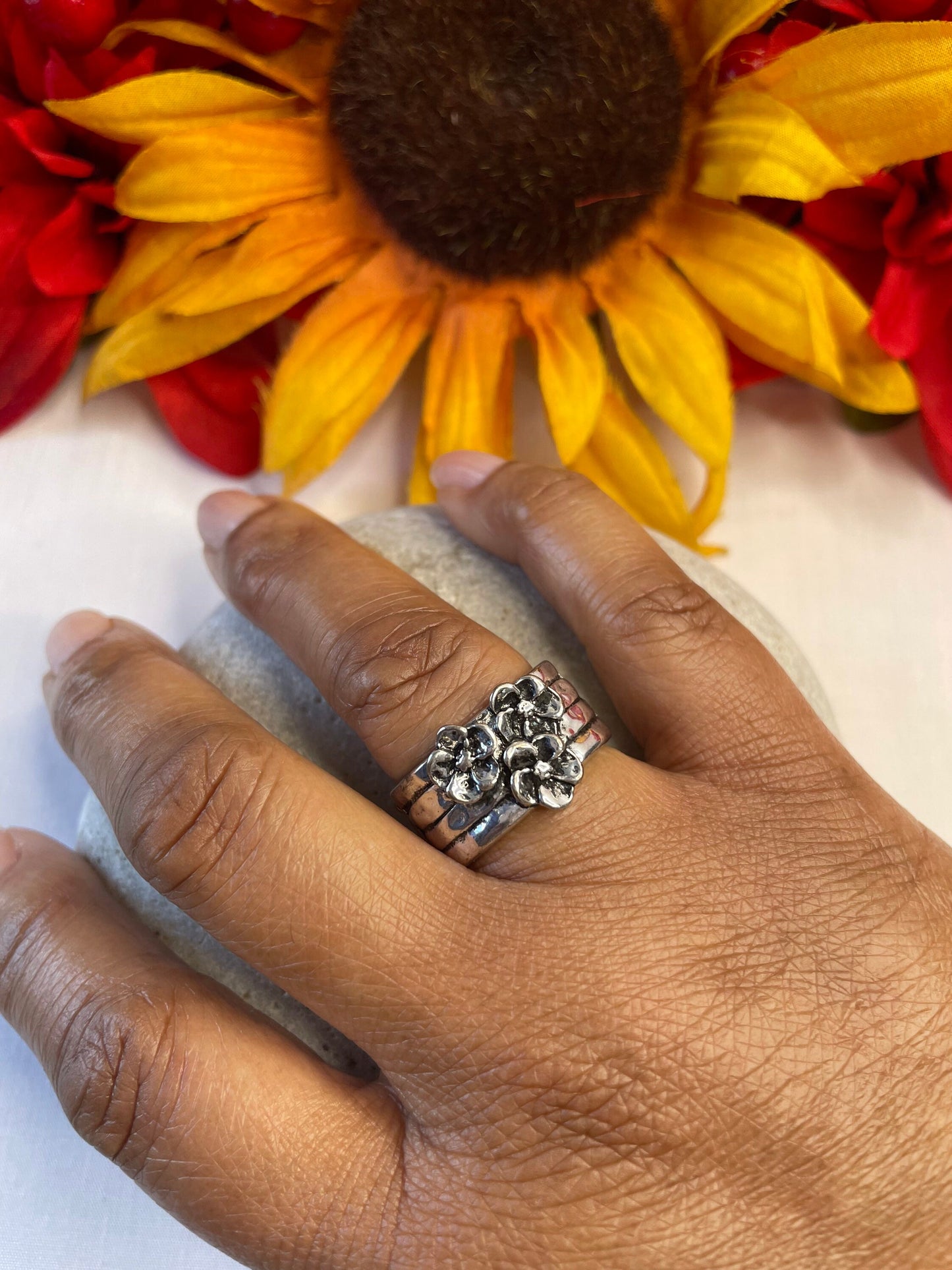 Triple Rose, Classic Ring