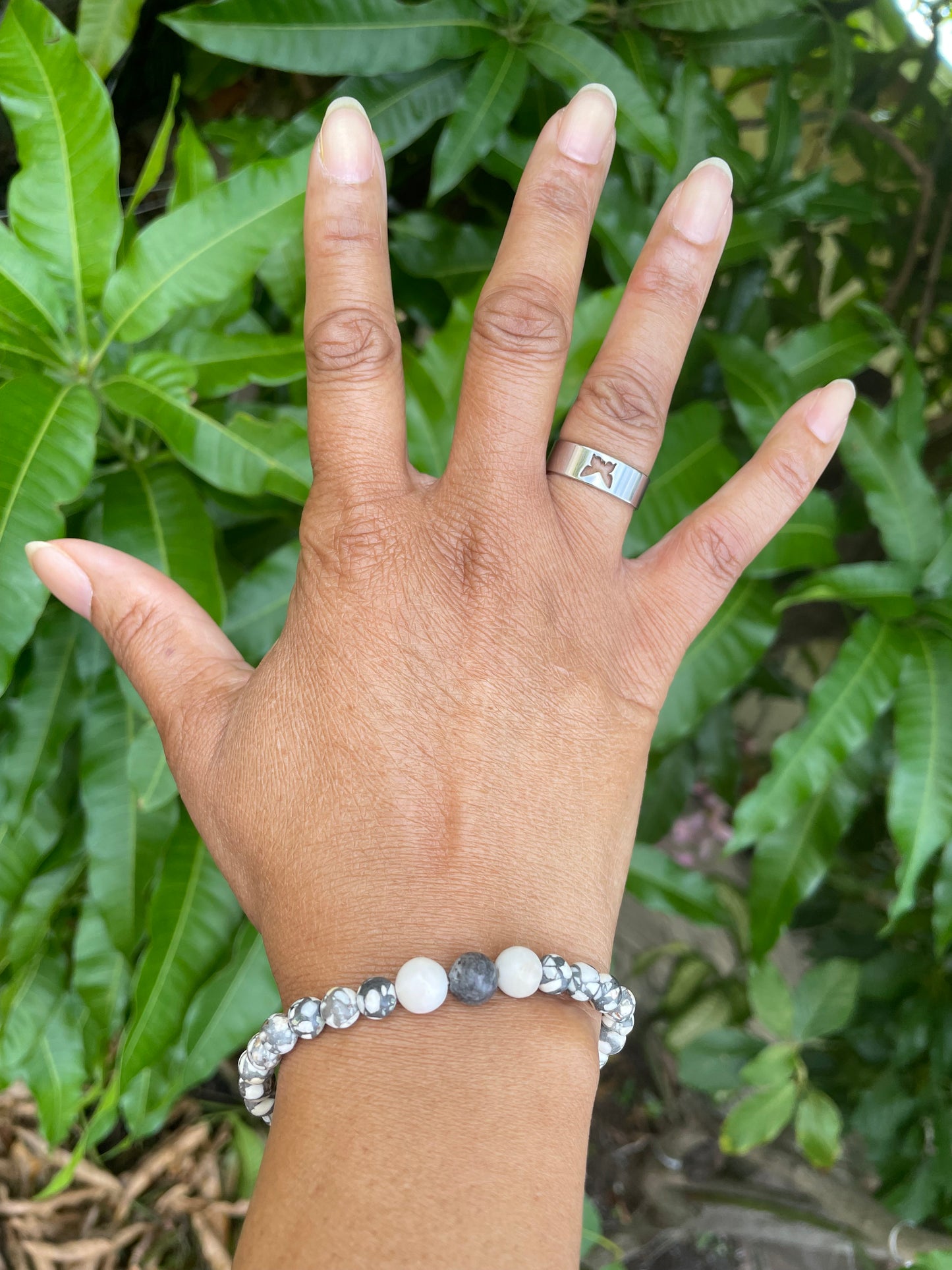 White Howlite w/Zebra Stones, Healing Bracelet.