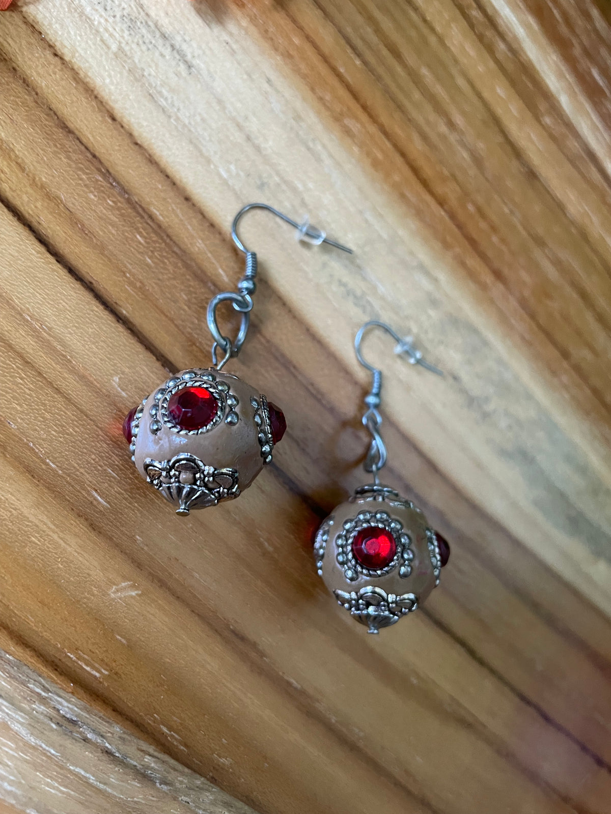 Dark Beige & Silver Chun Ball w/Ruby Stones, Earrings
