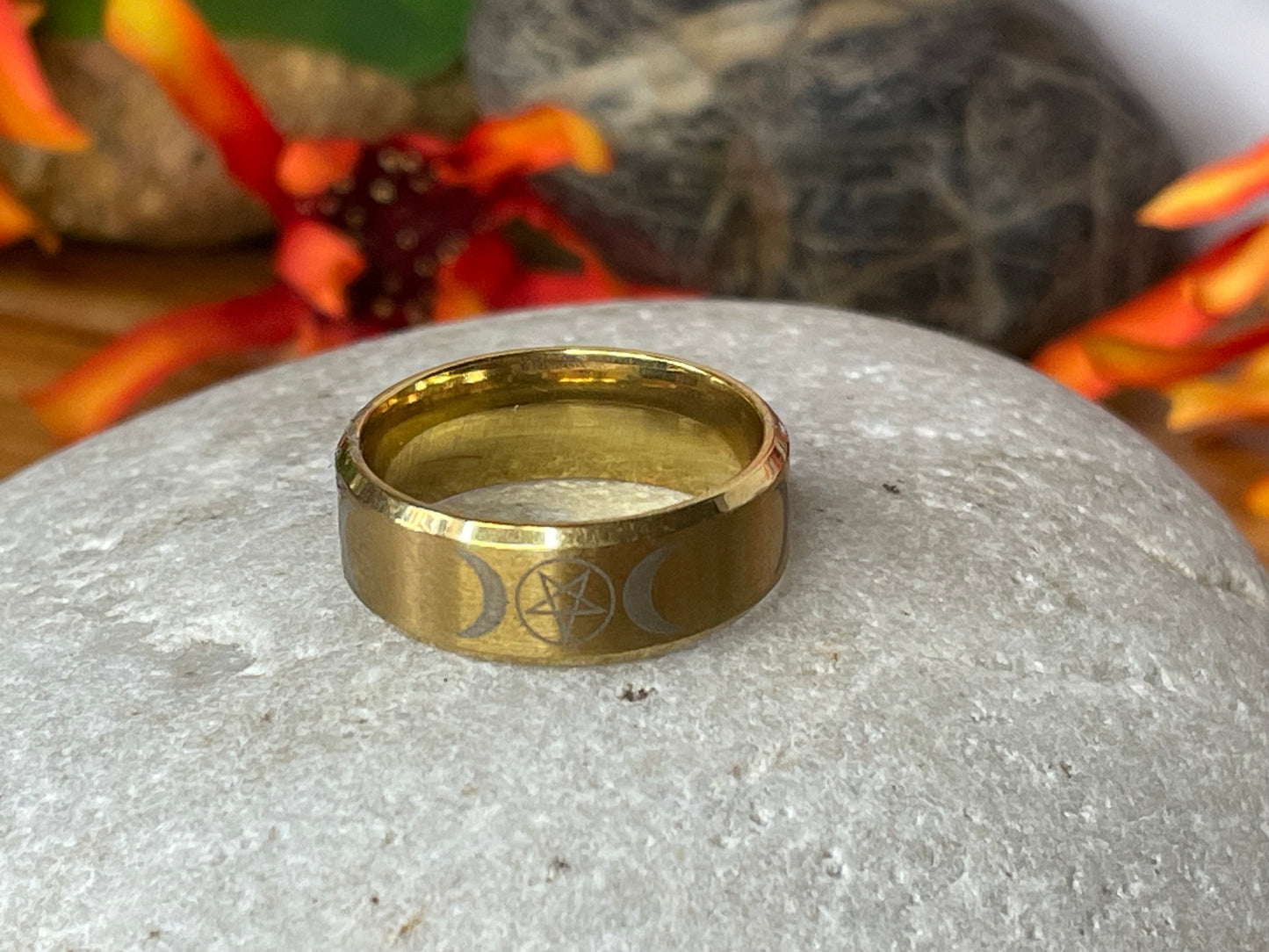 Triple Moon Symbol, Gold sz/10 Healing Ring.