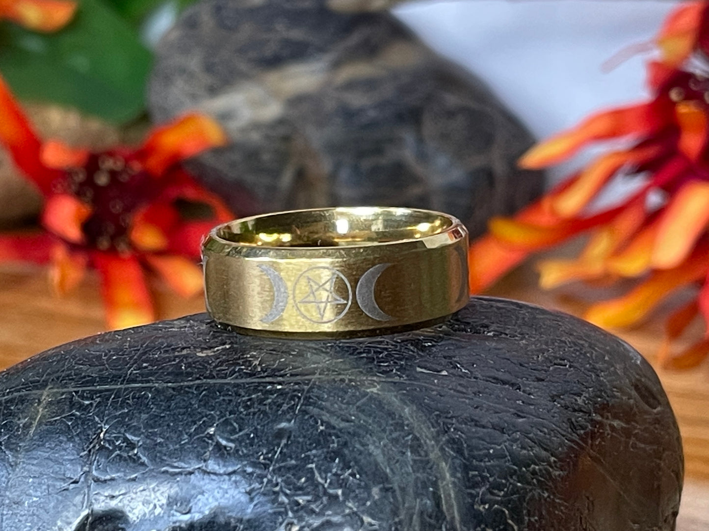 Triple Moon Symbol, Gold sz/10 Healing Ring.