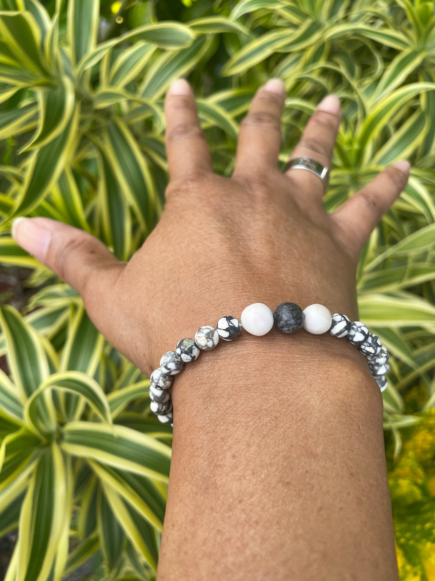 White Howlite w/Zebra Stones, Healing Bracelet.