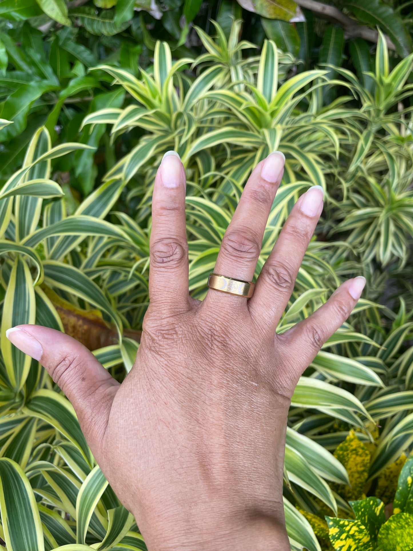 Triple Moon Symbol, Gold sz/10 Healing Ring.