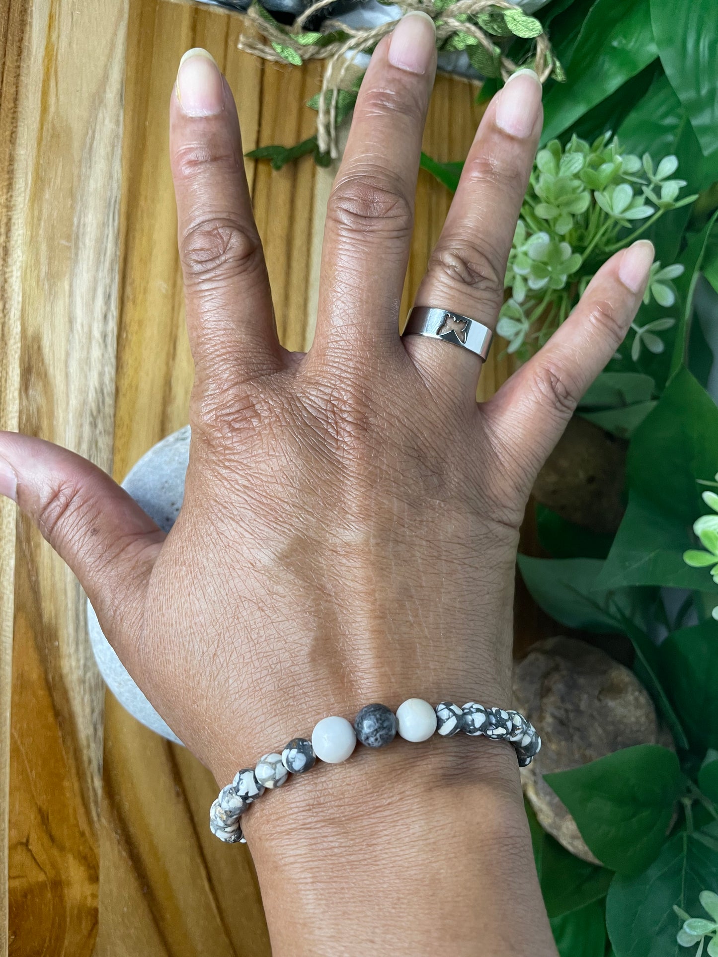 White Howlite w/Zebra Stones, Healing Bracelet.