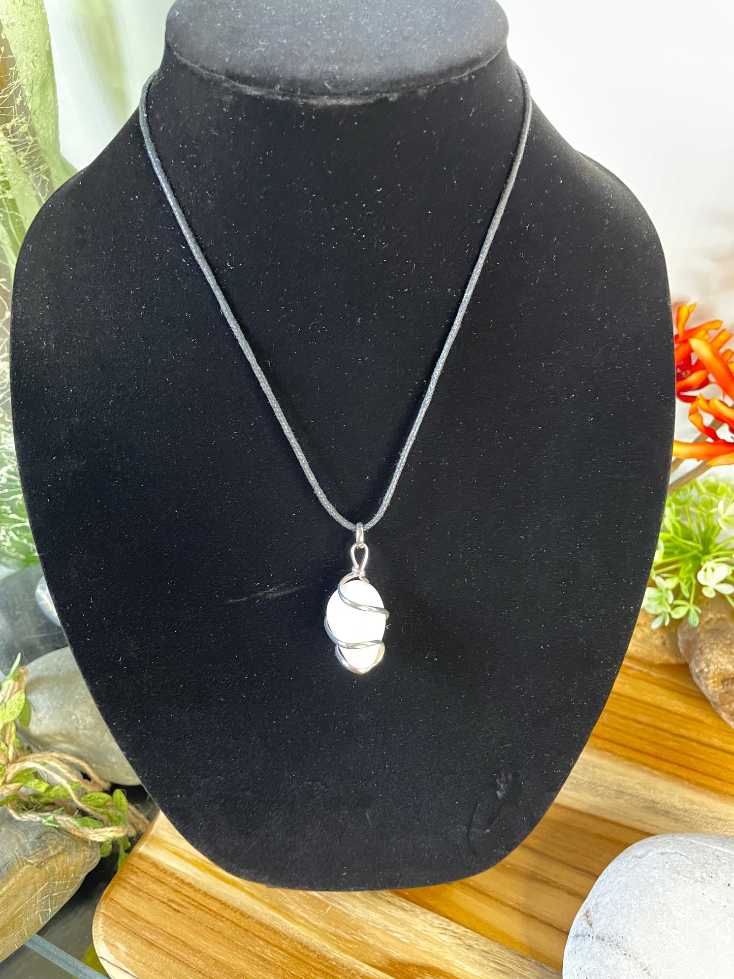 Howlite Crystal Stone, Healing Necklace.