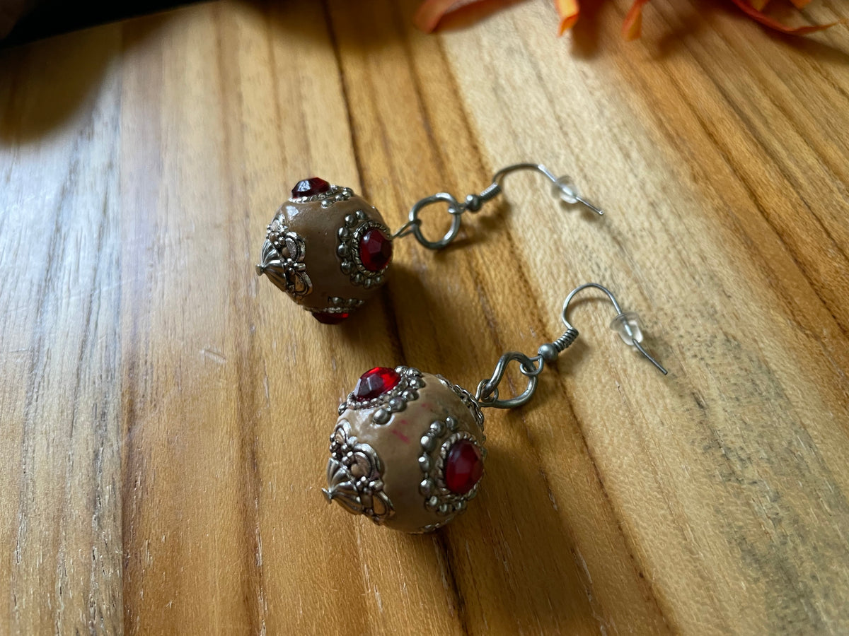 Dark Beige & Silver Chun Ball w/Ruby Stones, Earrings