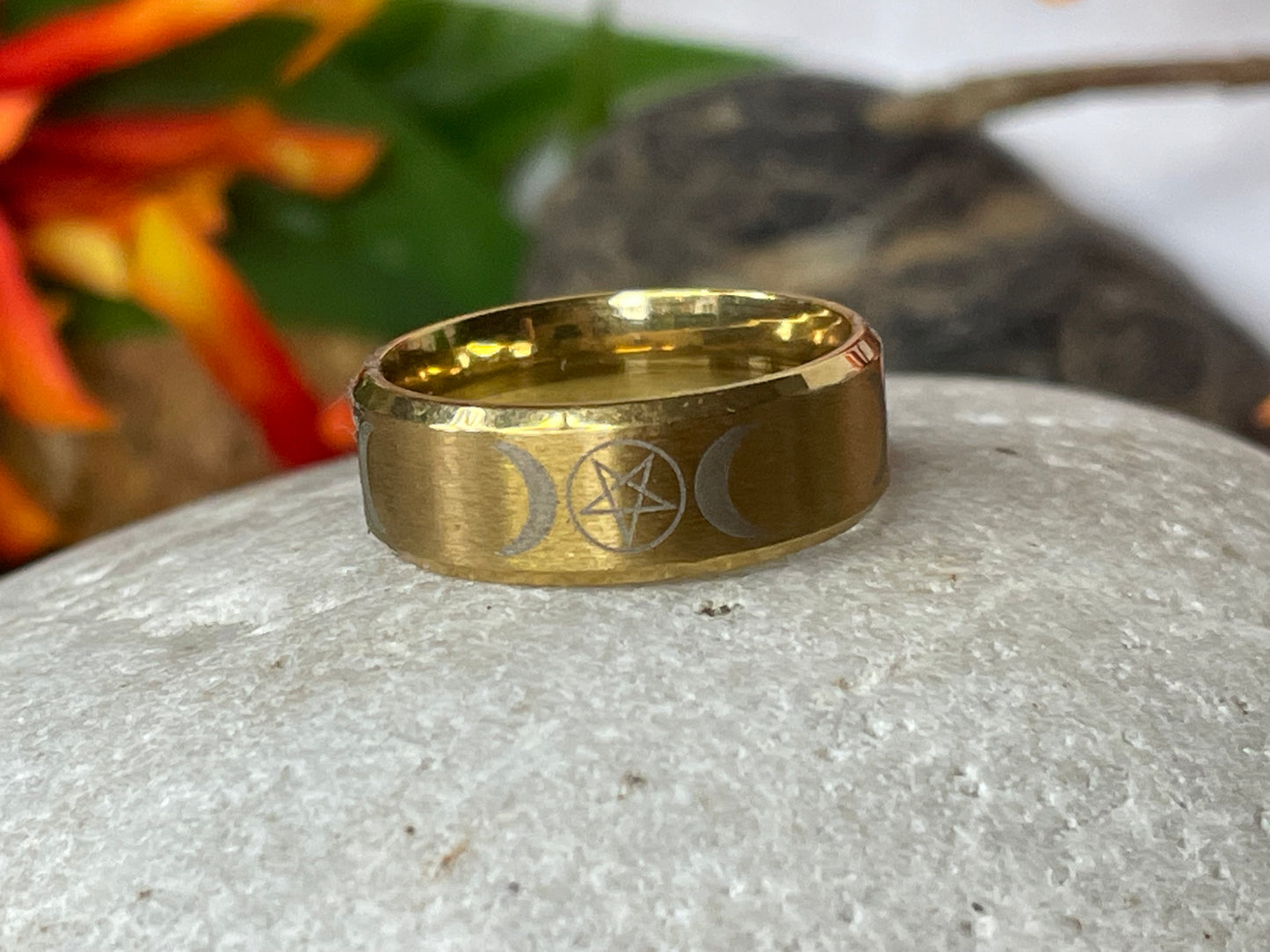 Triple Moon Symbol, Gold sz/10 Healing Ring.