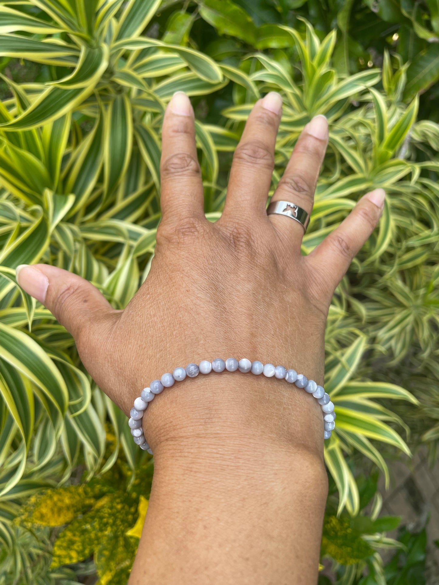 Mother Of Pearl, Light Grey Healing Bracelet.