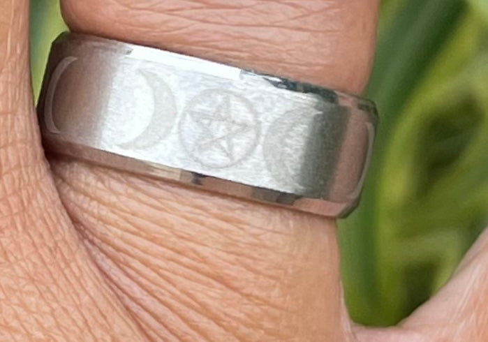 Triple Moon Symbol, Silver sz/8.25 Healing Ring.