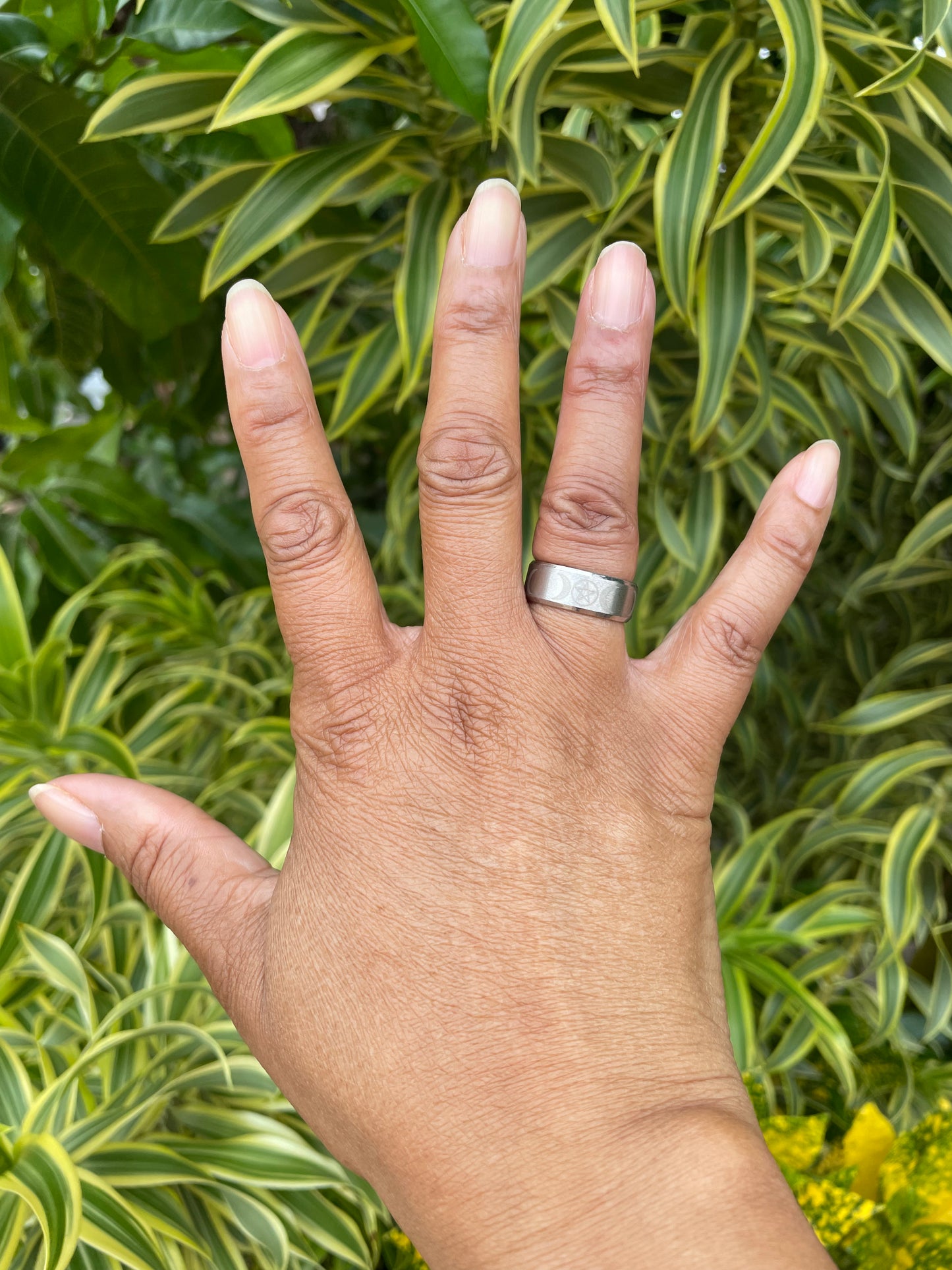 Triple Moon Symbol, Silver sz/8.25 Healing Ring.