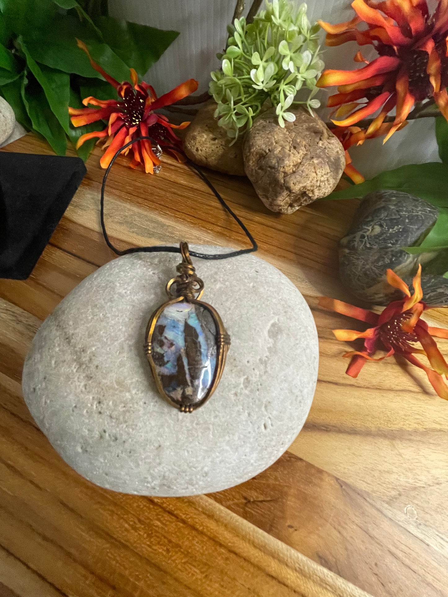 Labradorite Crystal Stone, Healing Necklace.