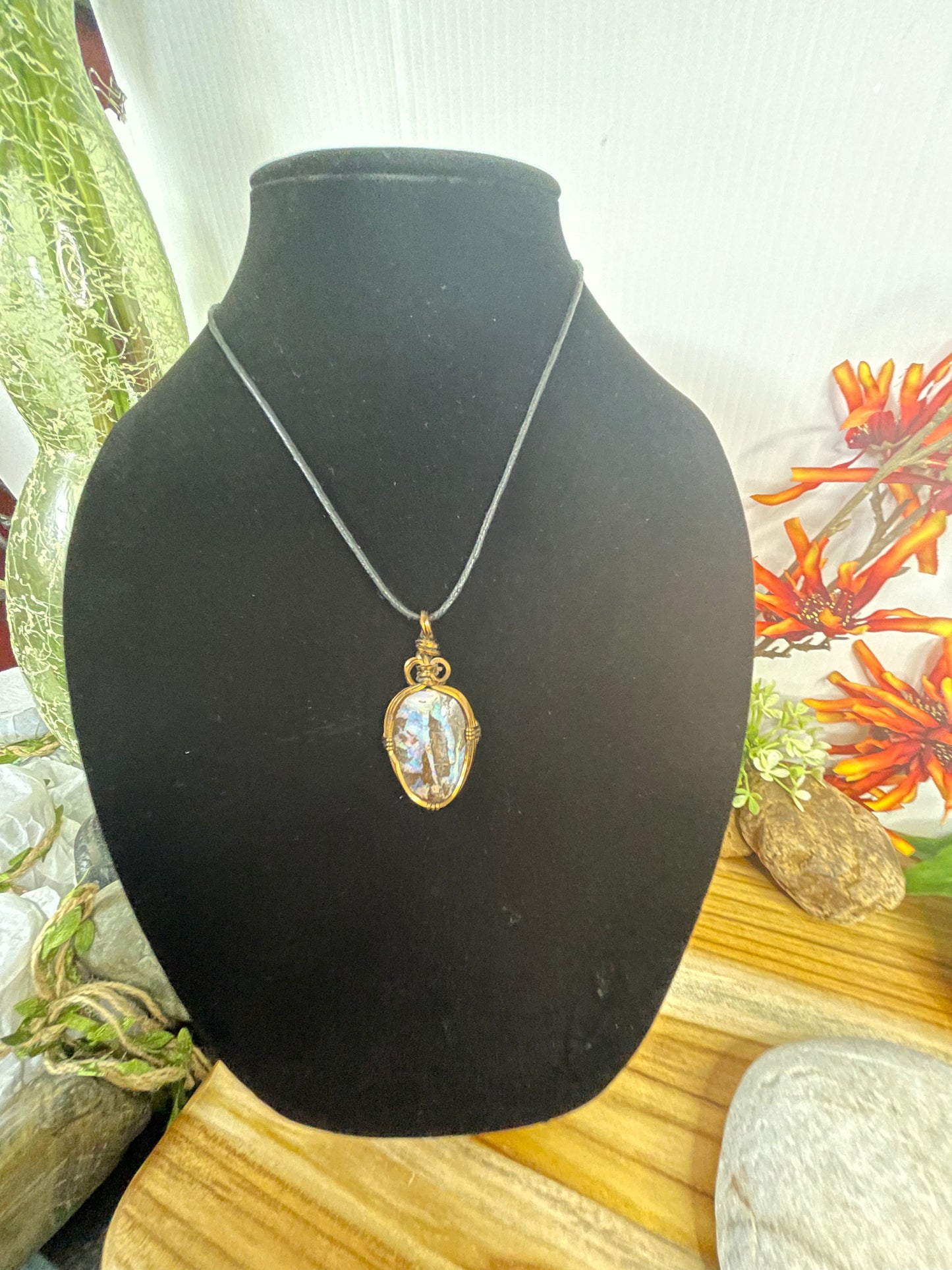 Labradorite Crystal Stone, Healing Necklace.