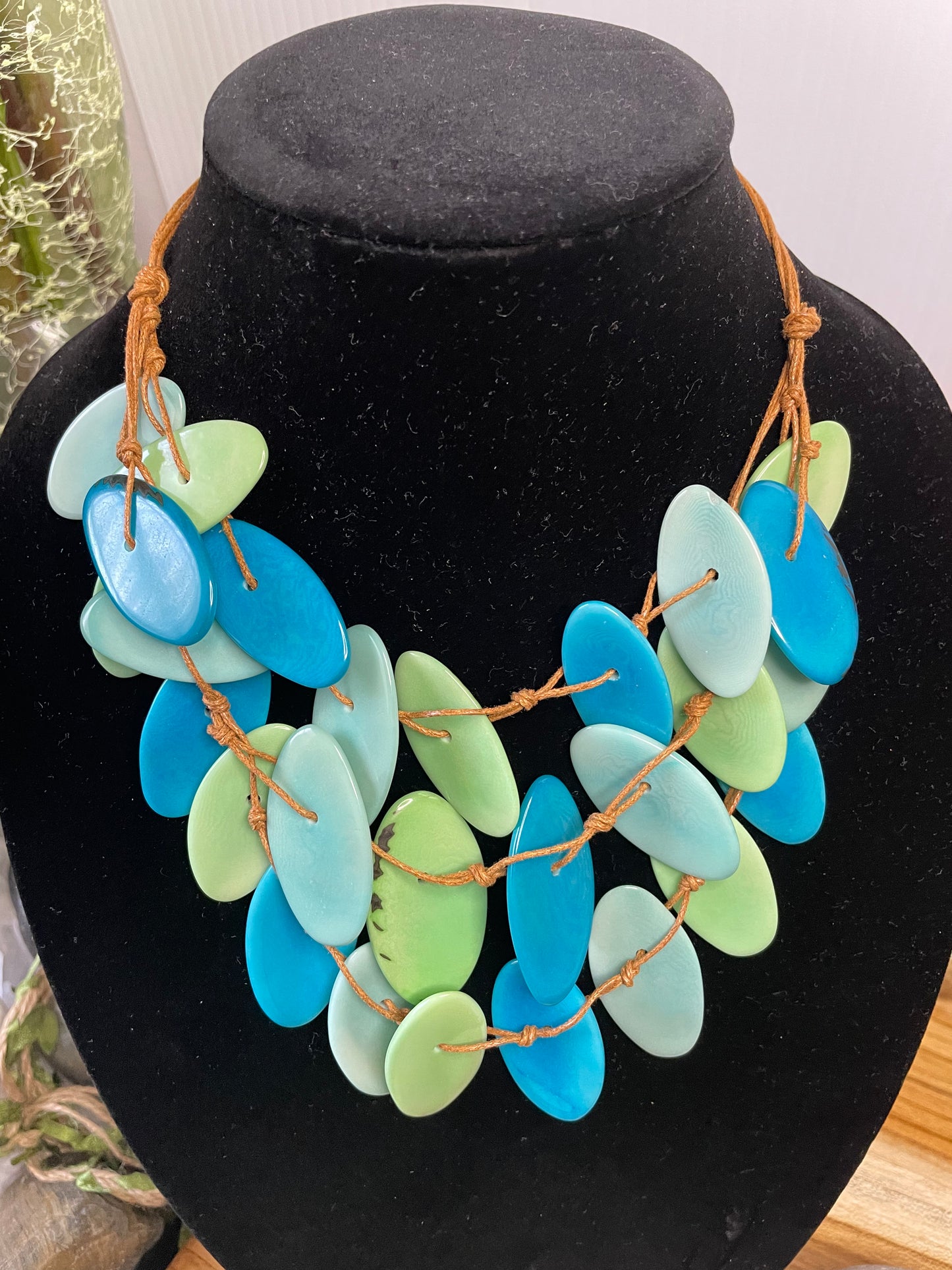 Turquoise & Lime Green Necklace w/Earrings.