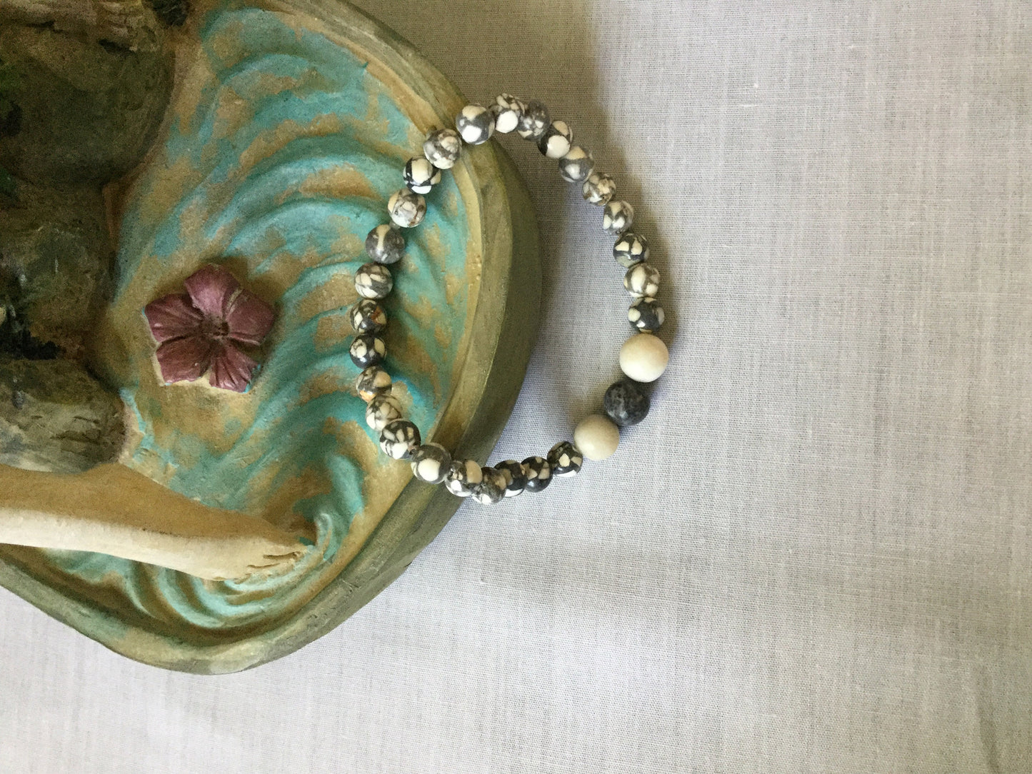 White Howlite w/Zebra Stones, Healing Bracelet.