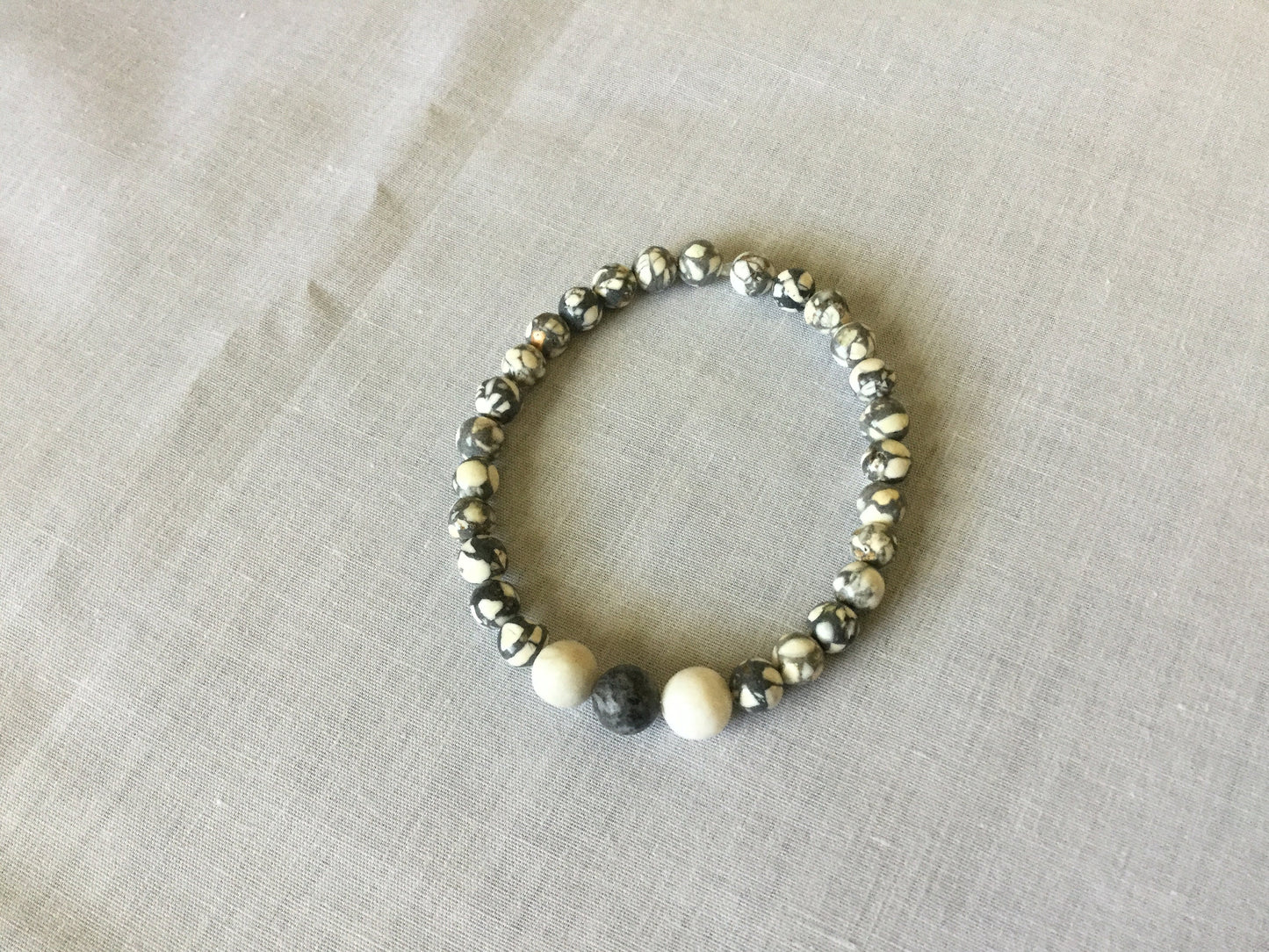 White Howlite w/Zebra Stones, Healing Bracelet.