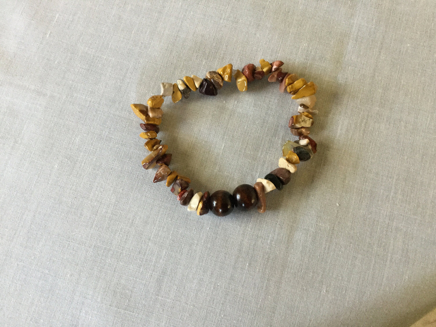 Natural Wood w/Mookiate Healing Stones Chips Bracelet.