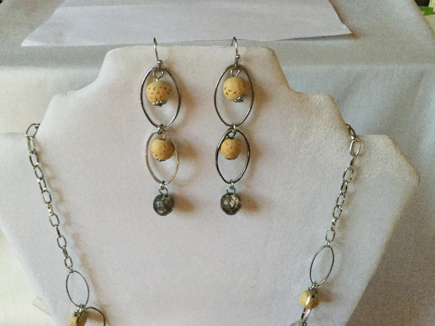 Long Silver Necklace w/Natural Color Stones w/Earrings.