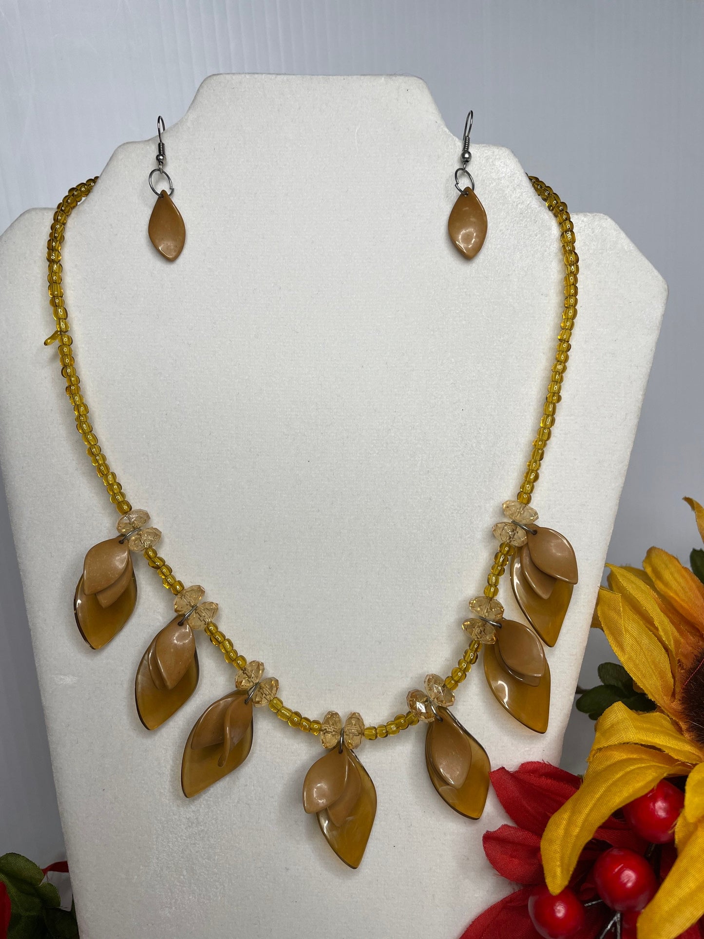 Med Tan, Light Gold Petal Necklace w/Earrings.