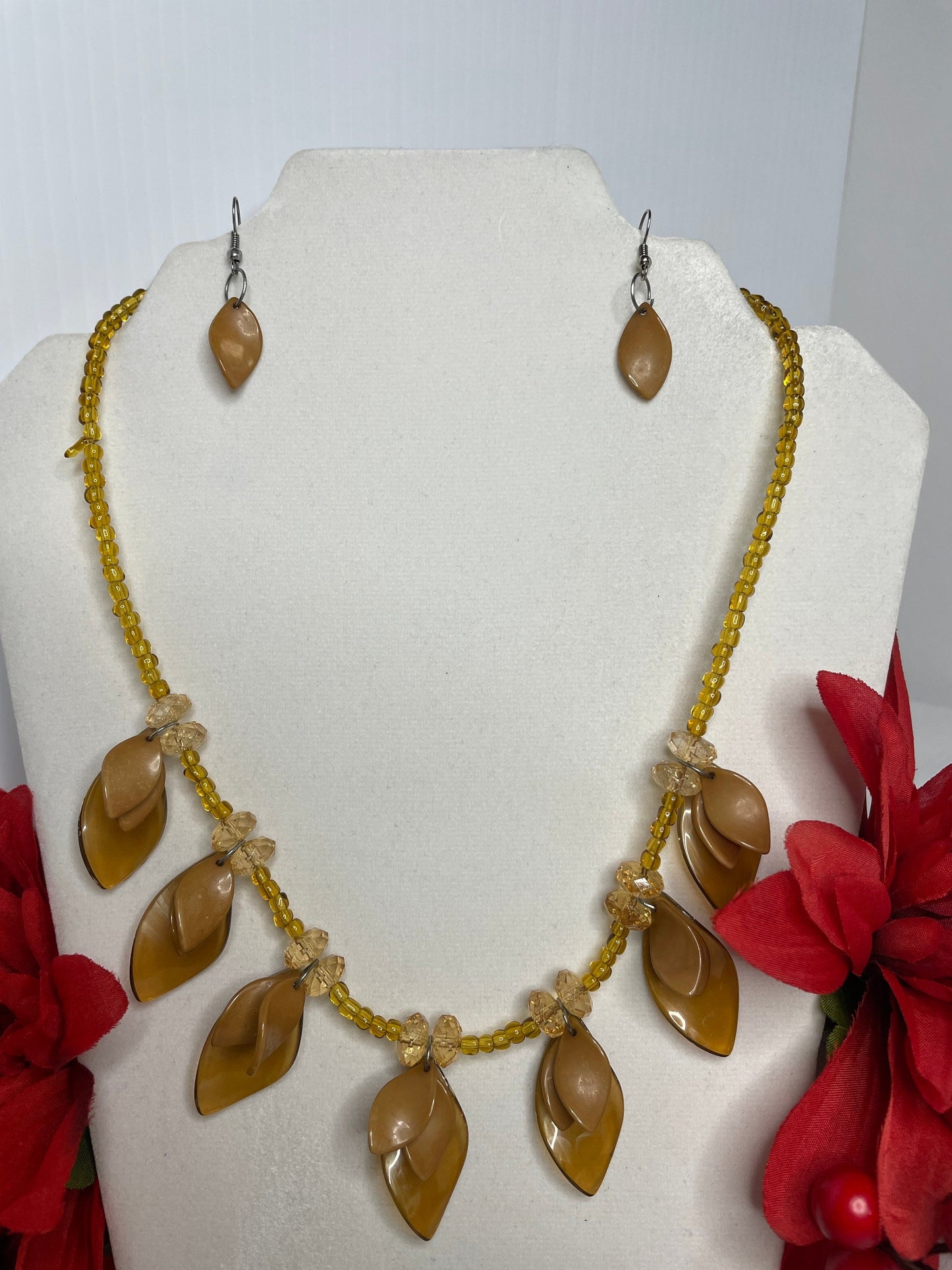 Med Tan, Light Gold Petal Necklace w/Earrings.